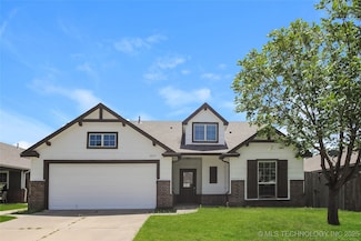 10725 N 152nd Ave E, Claremore, OK 74017