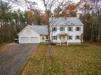 22 Royal Oak Cir, Topsham, ME 04086