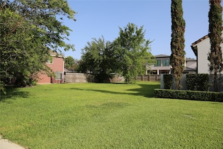 4533 Merrie Ln, Bellaire, TX 77401