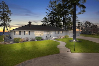 N1768 Shore Dr, Marinette, WI 54143