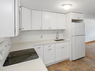 2 Lagrange St Unit 7, West Roxbury, MA 02132