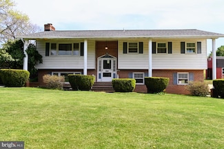 4092 Manchester St, Glen Rock, PA 17327
