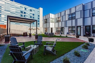 400 E Locust St Unit 102, Des Moines, IA 50309