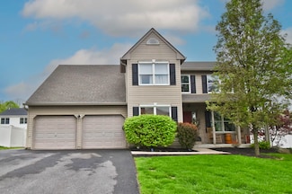2864 Briarwood Ln, Nazareth, PA 18064