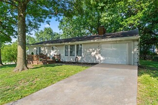 11418 N Woodland Ave, Kansas City, MO 64155