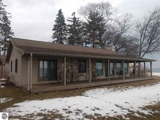 126 N Huron Rd, Au Gres, MI 48703