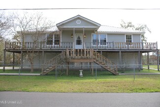 4075 1st Ave, Bay Saint Louis, MS 39520