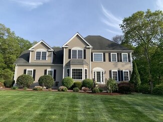 13 Larkin Ln, Hopedale, MA 01747