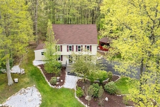 11 Spruce St, Londonderry, NH 03053