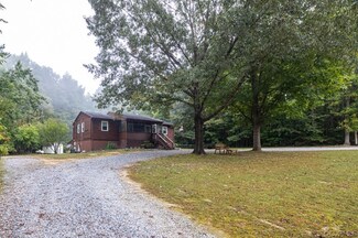 1365 Riddle Rd, Blackstone, VA 23824