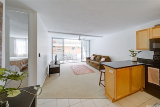 430 Kaiolu St Unit 607, Honolulu, HI 96815