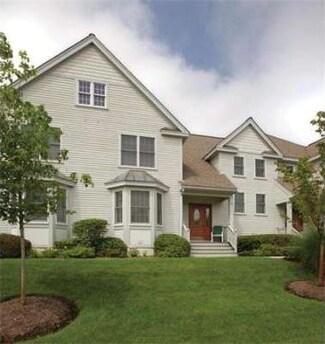 1111 Beacon St Unit 2, Newton Highlands, MA 02461