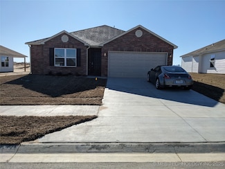 1105 W Odessa Rd, Claremore, OK 74019