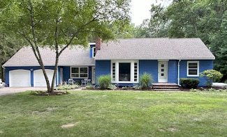 2879 W Fruitport Rd, Spring Lake, MI 49456