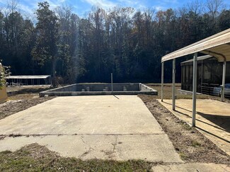 434 W Chewalla Creek Dr, Eufaula, AL 36027