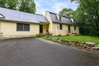43 Ralph Rd, Bethany, CT 06524