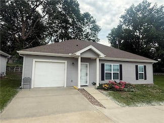 856 NE 66th St, Gladstone, MO 64118