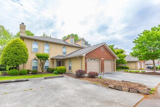 1704 White Oak Ln, Dalton, GA 30721