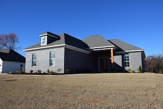 318 Dowsett Ave, Lafayette Springs, MS 38655