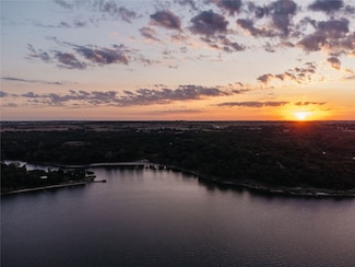10729 Arrowhead Point Dr, Fort Worth, TX 76179