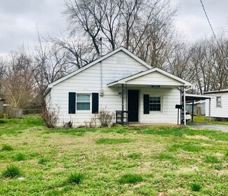 2960 W Latoka St, Springfield, MO 65807