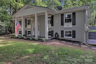 169 Echo Dr, Hendersonville, NC 28739