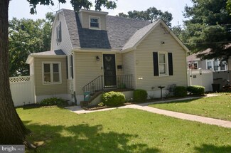 404 Lake Ave, Glendora, NJ 08029