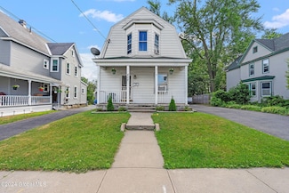 808 Thompson St, Schenectady, NY 12306