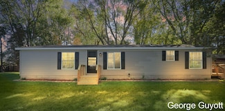 7146 Lakeview Ave, South Haven, MI 49090