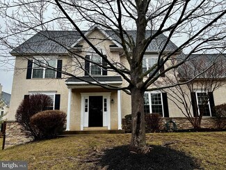1956 Yorkshires Dr, Blue Bell, PA 19422
