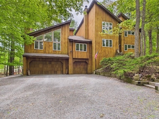 246 White Pine Dr, Pocono Lake, PA 18347