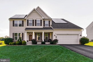 27 Inniscrone Dr, Avondale, PA 19311
