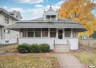 926 17th St, Rock Island, IL 61201