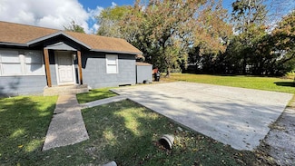 1524 Avenue B, Port Neches, TX 77651