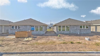 1623 El Camino Dr, Progreso Lakes, TX 78596