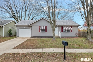 25 Elm Tree Ct, Taylorville, IL 62568