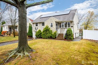 9 Hudson St, Metuchen, NJ 08840