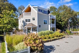 21 Beach Plum Ln, Ogunquit, ME 03907