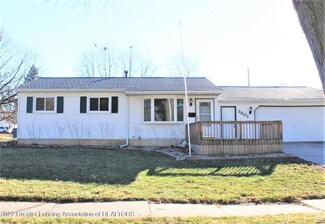3801 Glenbrook Dr, Lansing, MI 48911