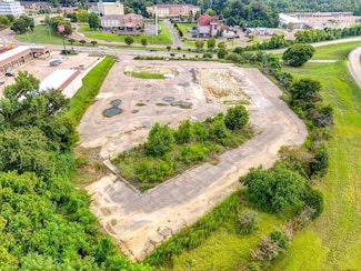 3955 Clay St, Vicksburg, MS 39180