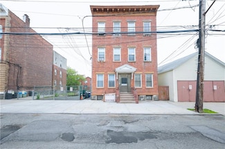 22-8 120th St, College Point, NY 11356