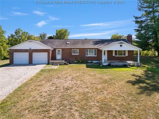 389 Ches Wal Rd, Teays Valley, WV 25560