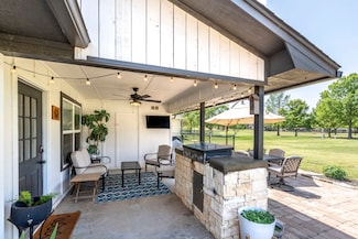 211 Cayuga Trail, Gainesville, TX 76240