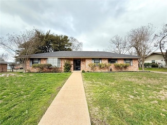3407 Oakridge Ln, Waco, TX 76708