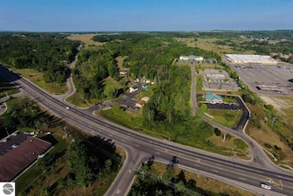 2105 N Us-31 S, Traverse City, MI 49684