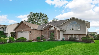 7426 Hamlin St, Schererville, IN 46375