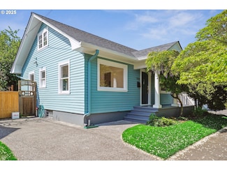 2224 NE Skidmore St, Portland, OR 97211