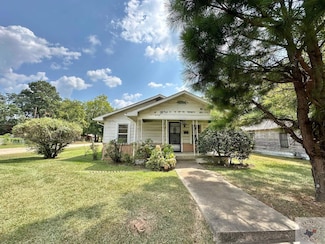 2301 W 13th St, Texarkana, TX 75501