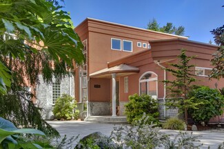 9026 NE 170th St, Kenmore, WA 98028