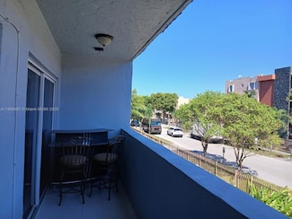 6070 W 19th Ave Unit 110, Hialeah, FL 33012